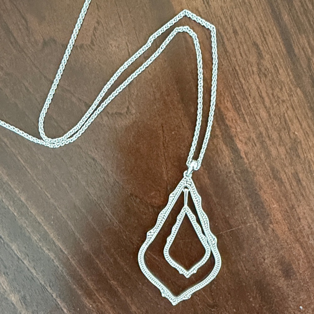 Kendra Scott Simon Long Pendant Necklace - Adjustable!!